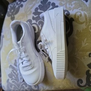 Women Puma Carina Platform sneakers size 8.5